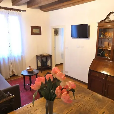 Delicious Near St. Square Apartamento *