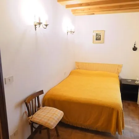 Apartamento Delicious Near St. Square