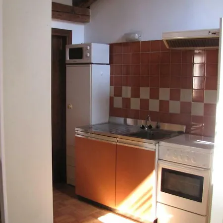 Delicious Near St. Square Apartamento *